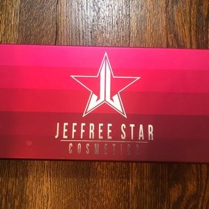 Jeffrey Star Love me. Love me not lip bundle